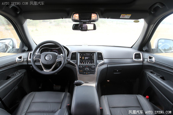 2014款 Jeep大切诺基 3.0L 舒享导航版