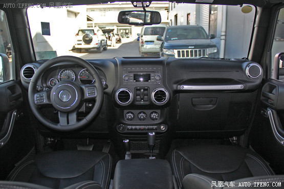 2015款 Jeep牧马人 3.0L 四门版 撒哈拉