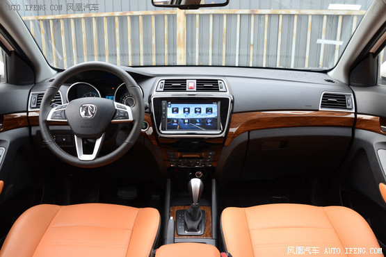 2017款 北汽威旺S50 1.5T CVT欢动尊贵型