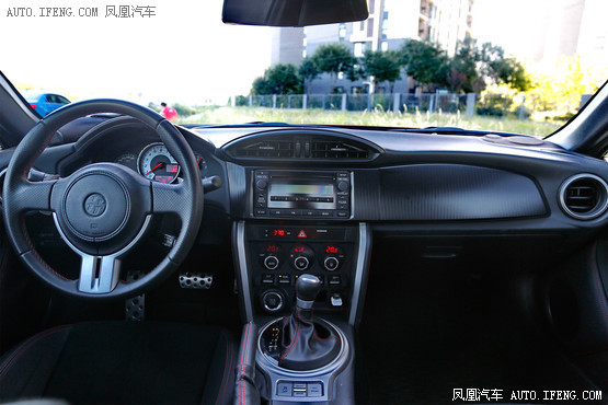 2013款 丰田86 2.0L 自动豪华型