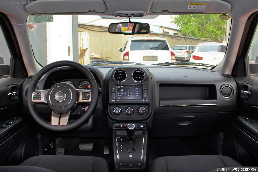 jeep 自由客 内饰(417)                   提示:支持键盘翻页   左