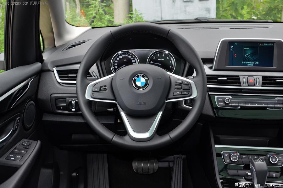 汽车图片 华晨宝马 宝马2系旅行车 2018款 218i 领先型 内饰(70张)