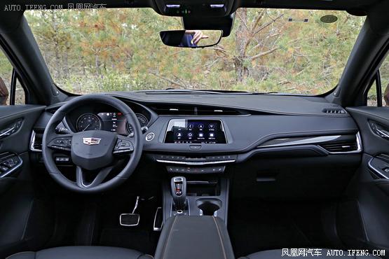 2018款 凯迪拉克XT4 28T 四驱铂金运动版 